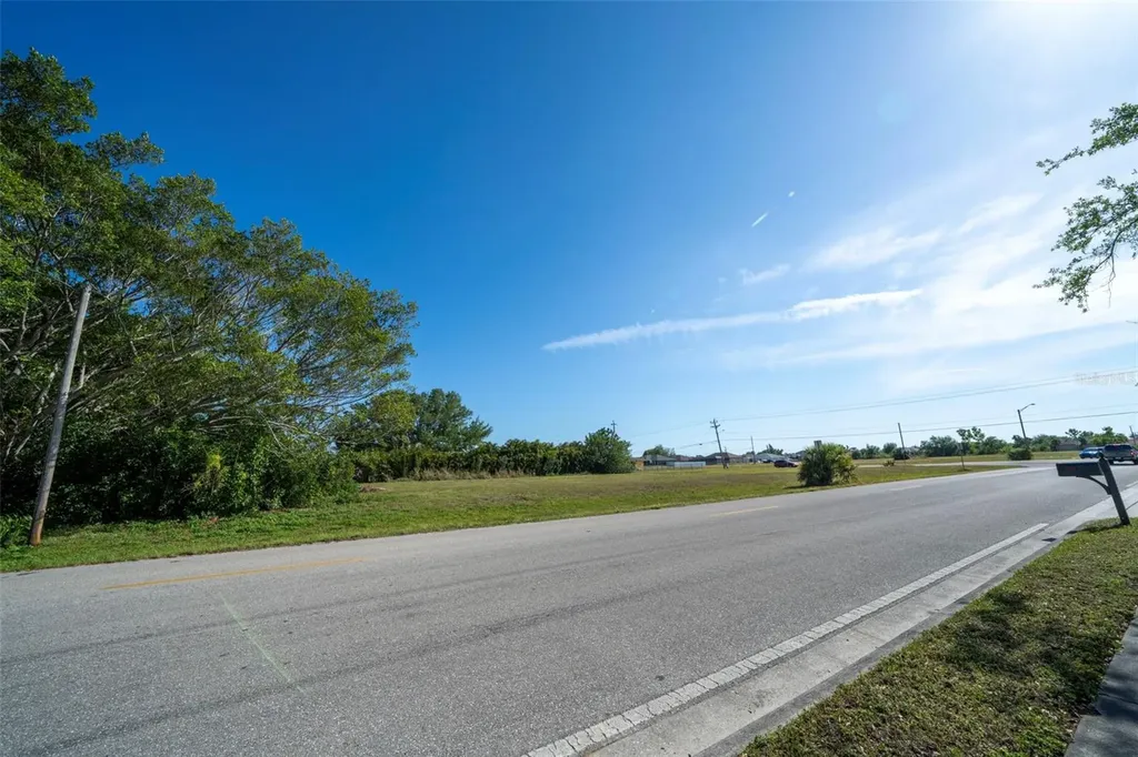 758 SW 4th Street Cape Coral FL 33991