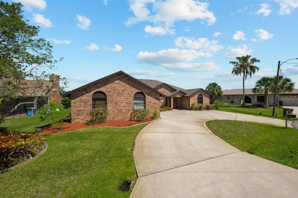53 Cottonwood Court Palm Coast FL 32137