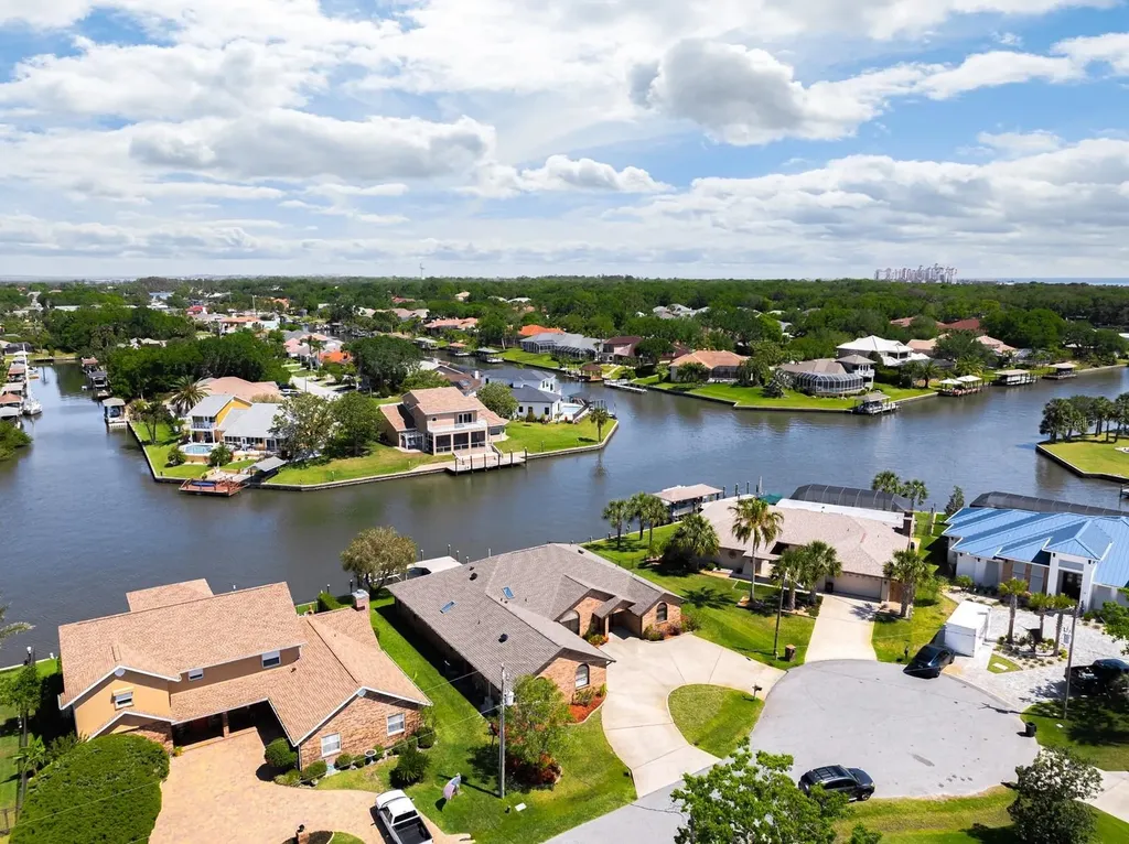 53 Cottonwood Court Palm Coast FL 32137