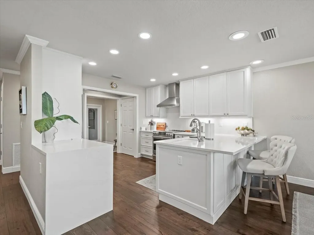 2087 Edgewater Drive Clearwater FL 33755