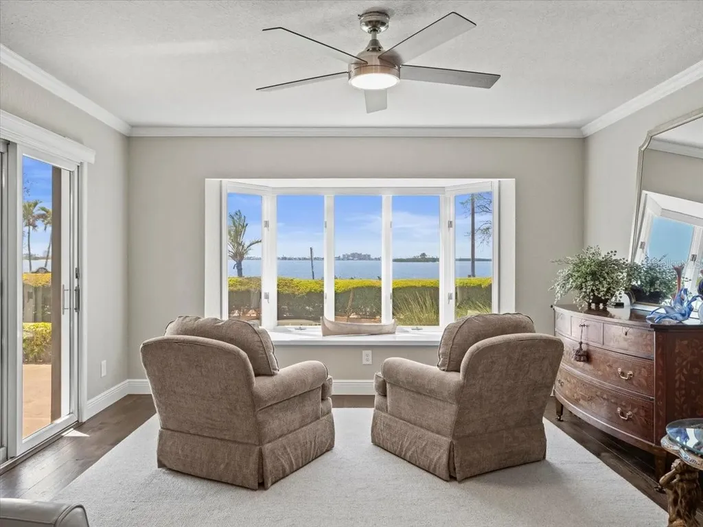 2087 Edgewater Drive Clearwater FL 33755