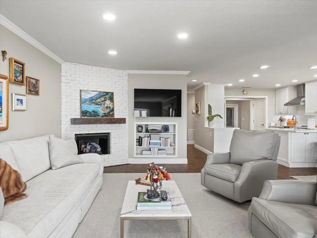 2087 Edgewater Drive Clearwater FL 33755