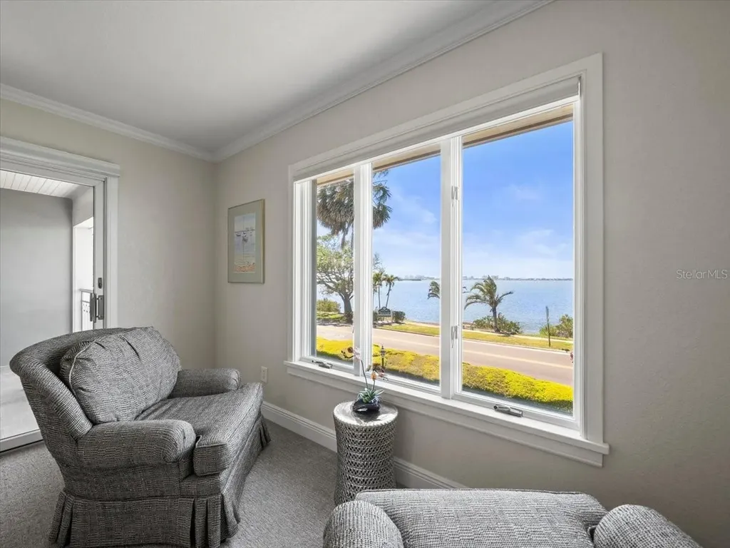 2087 Edgewater Drive Clearwater FL 33755