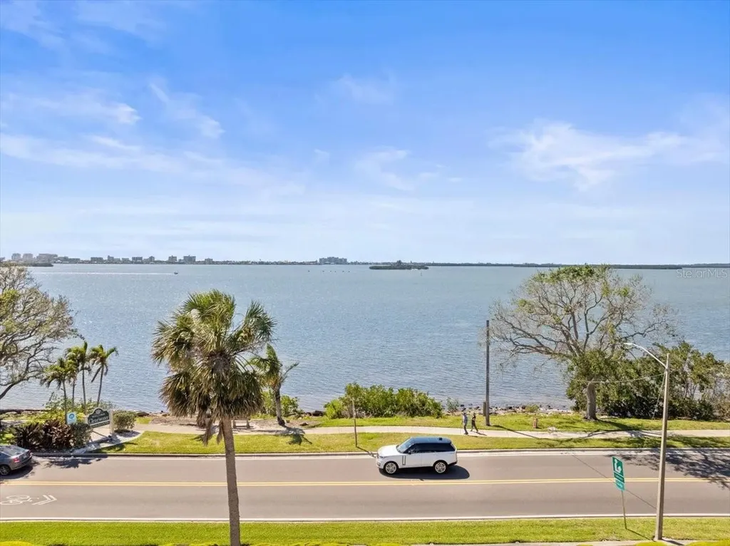 2087 Edgewater Drive Clearwater FL 33755