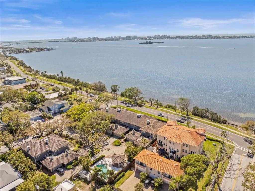 2087 Edgewater Drive Clearwater FL 33755