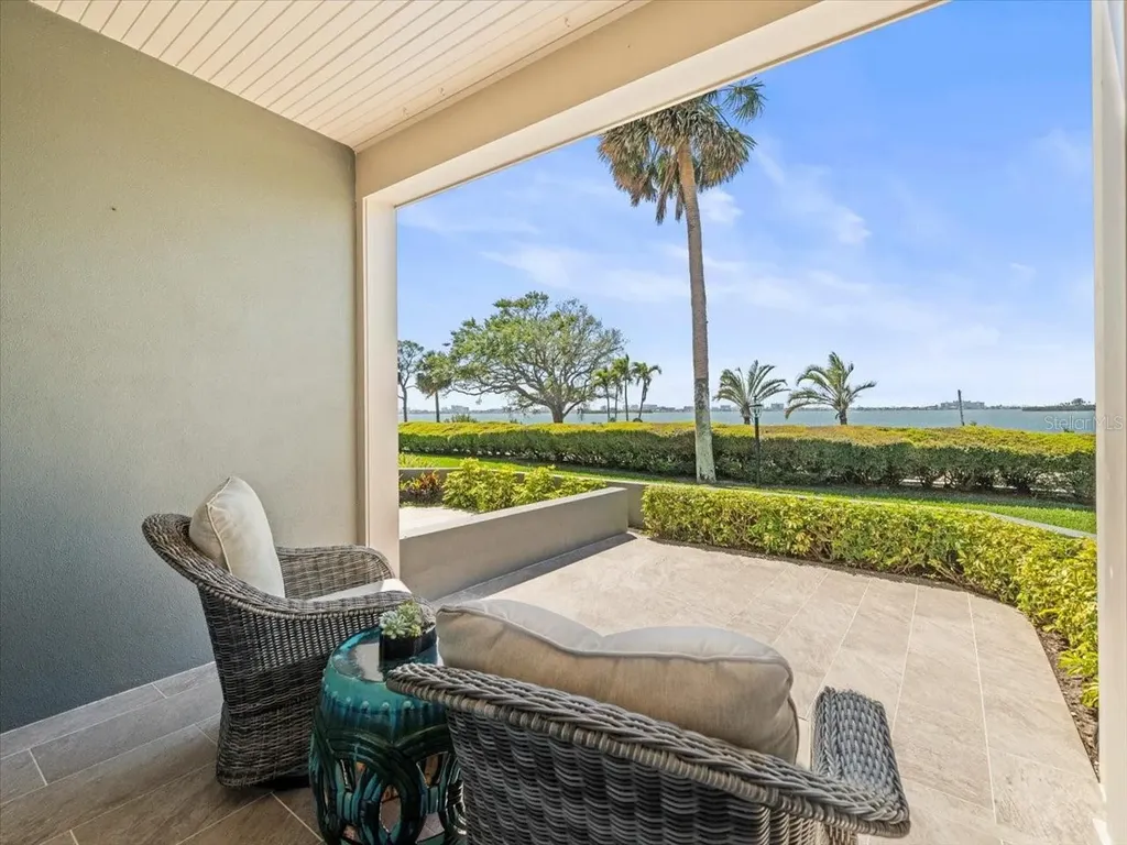 2087 Edgewater Drive Clearwater FL 33755
