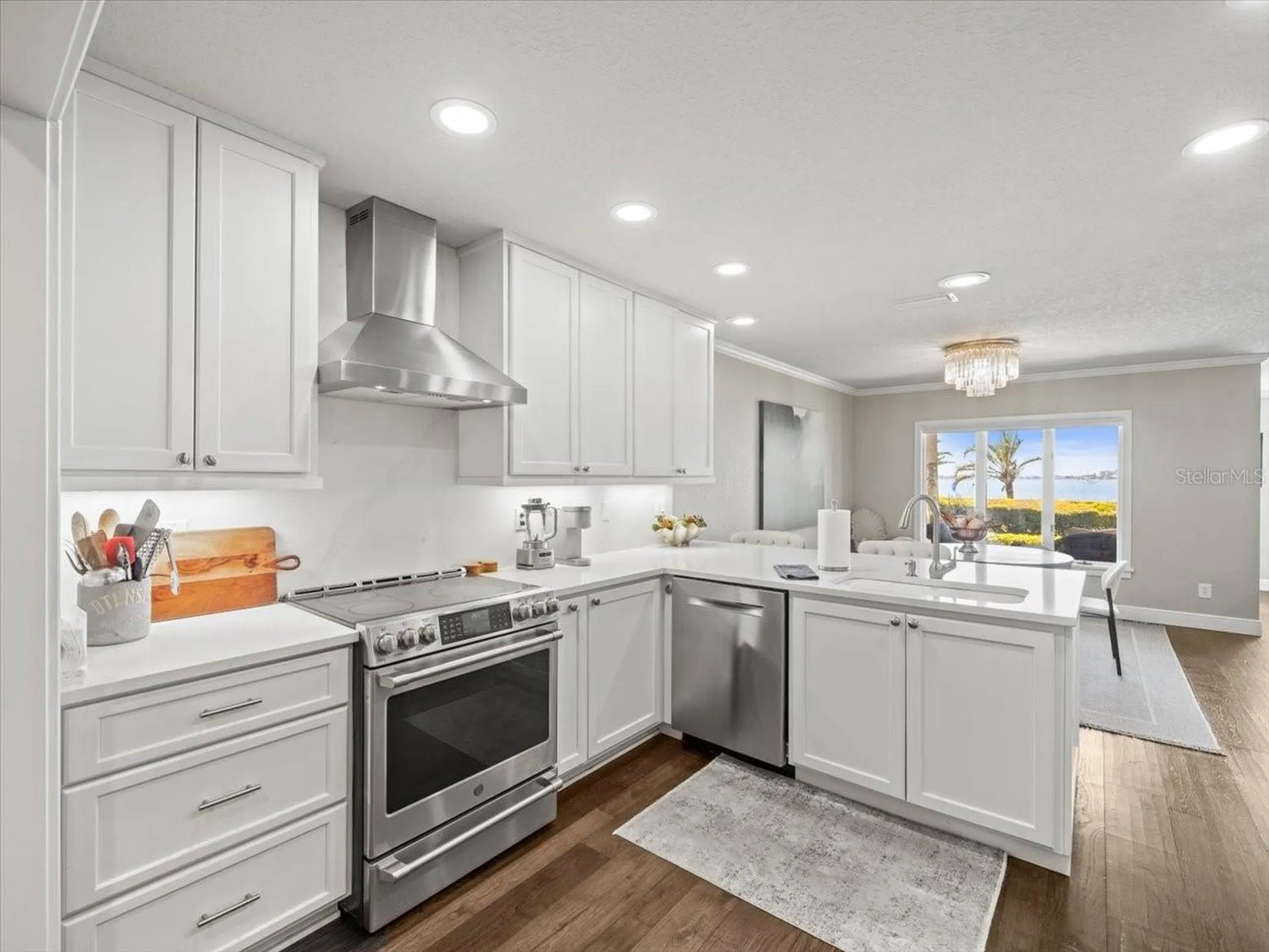 2087 Edgewater Drive Clearwater FL 33755