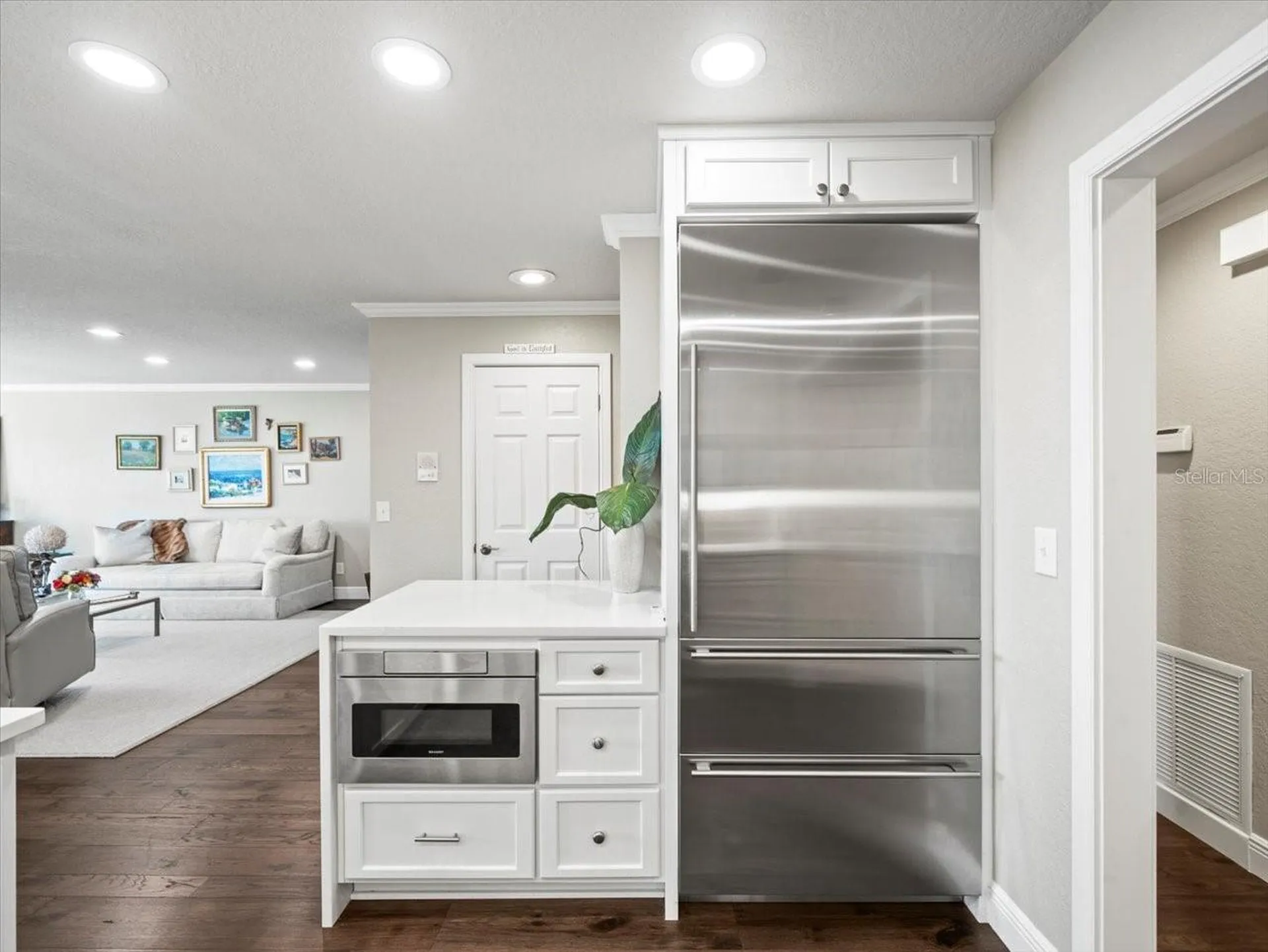 2087 Edgewater Drive Clearwater FL 33755