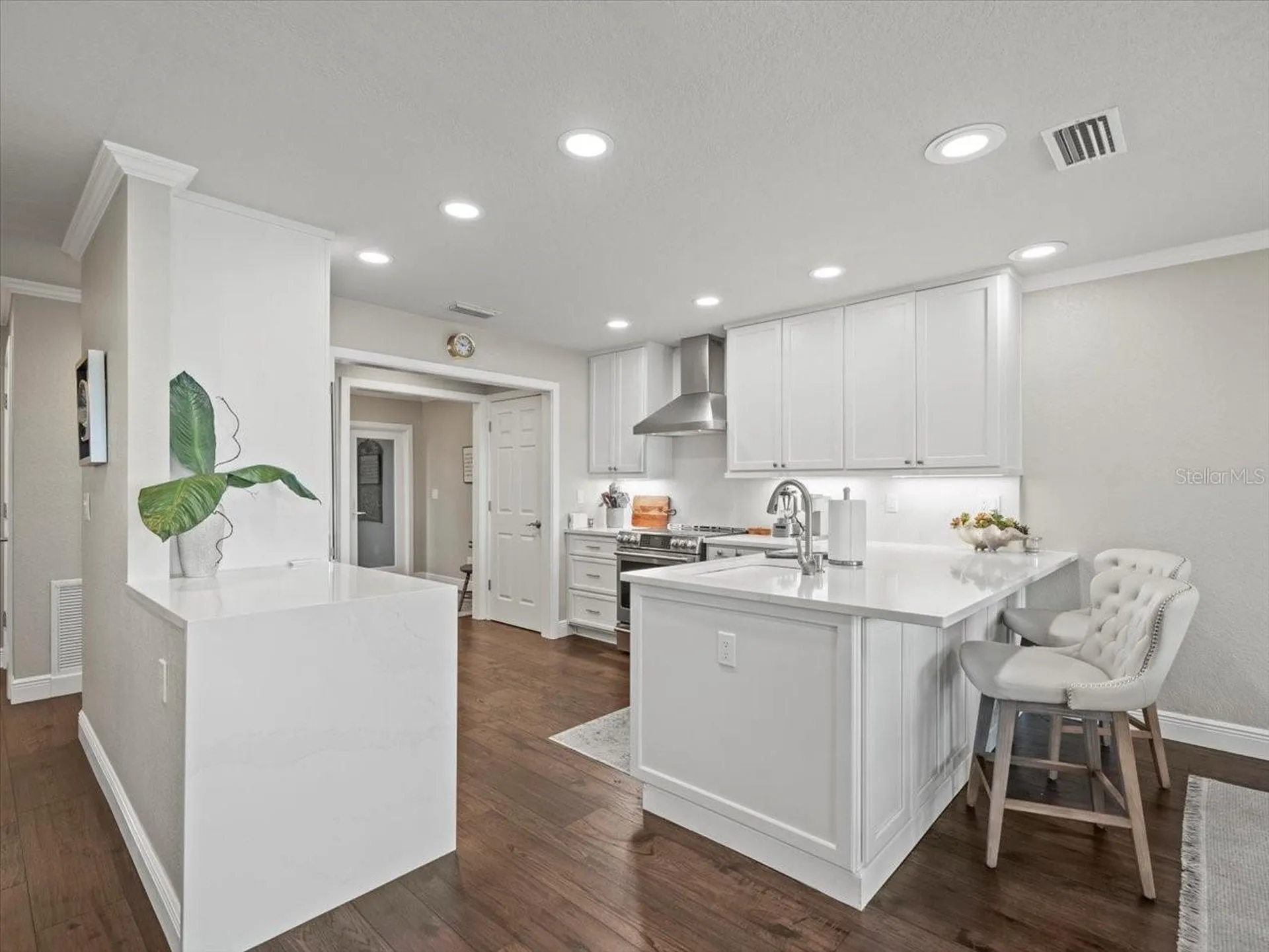 2087 Edgewater Drive Clearwater FL 33755