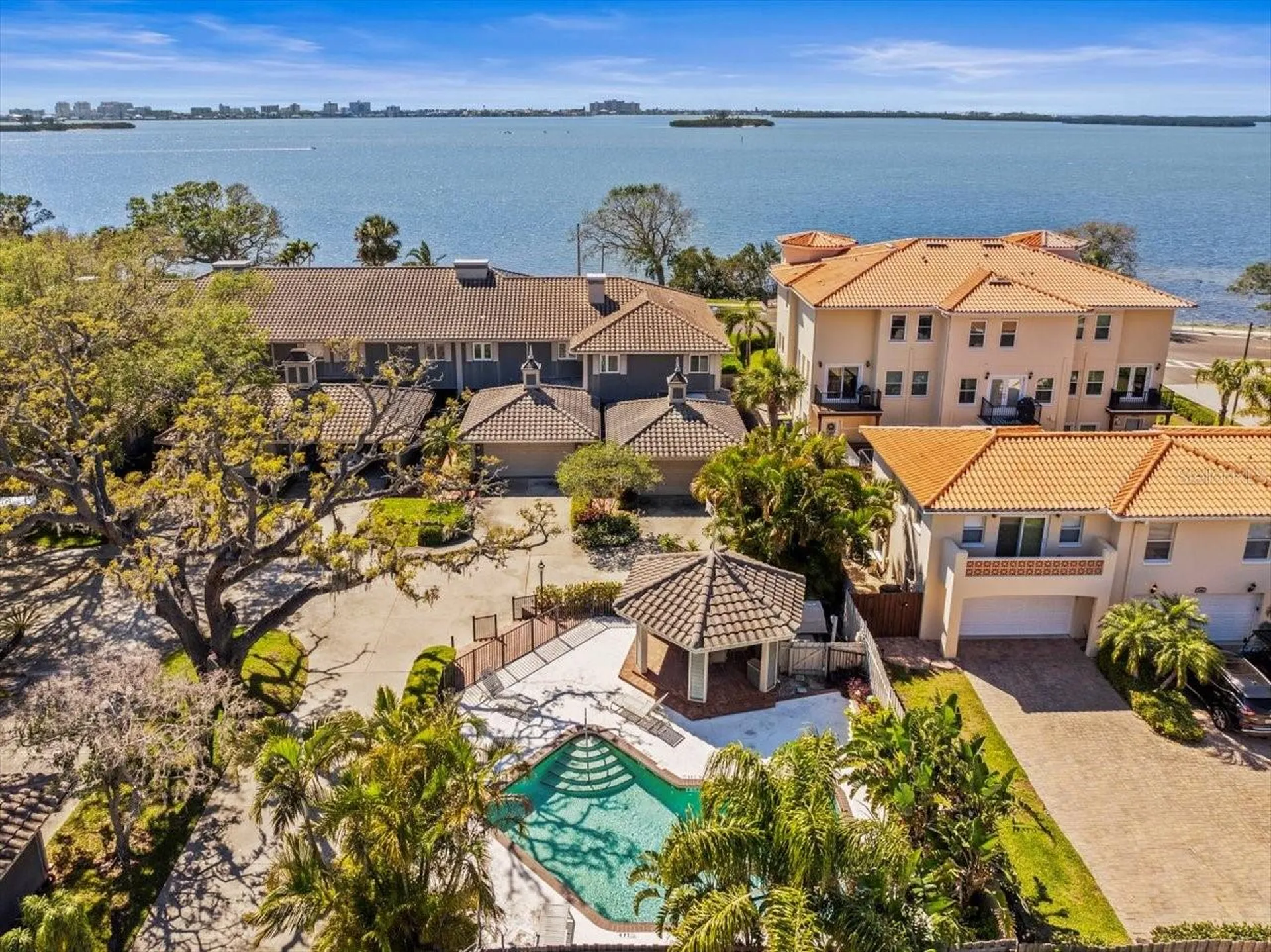 2087 Edgewater Drive Clearwater FL 33755