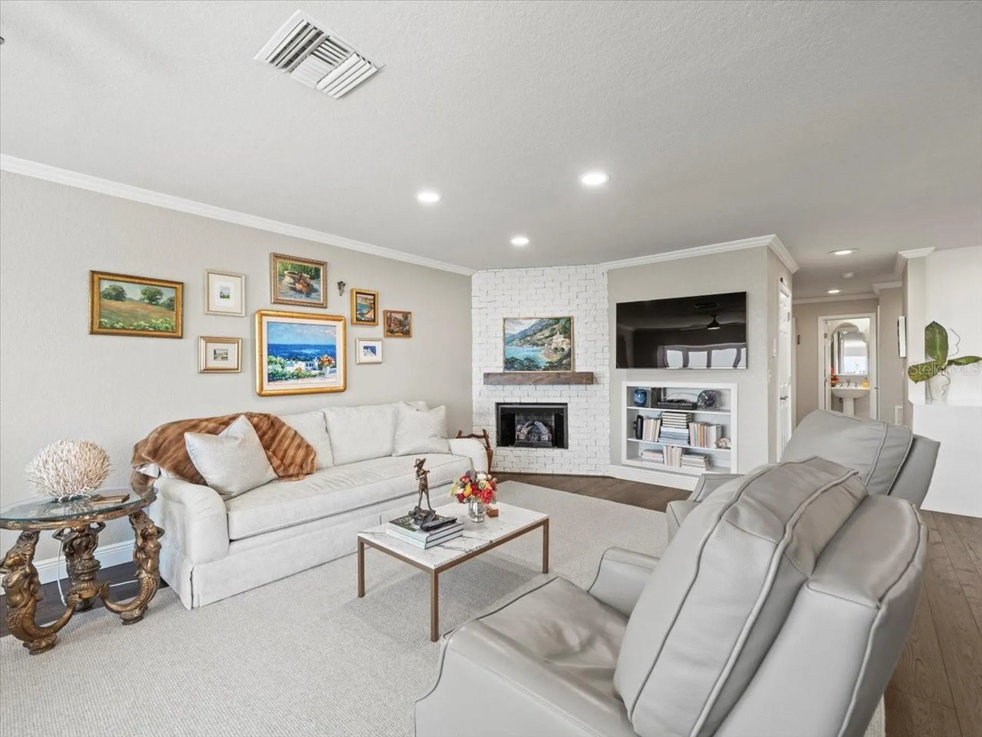 2087 Edgewater Drive Clearwater FL 33755