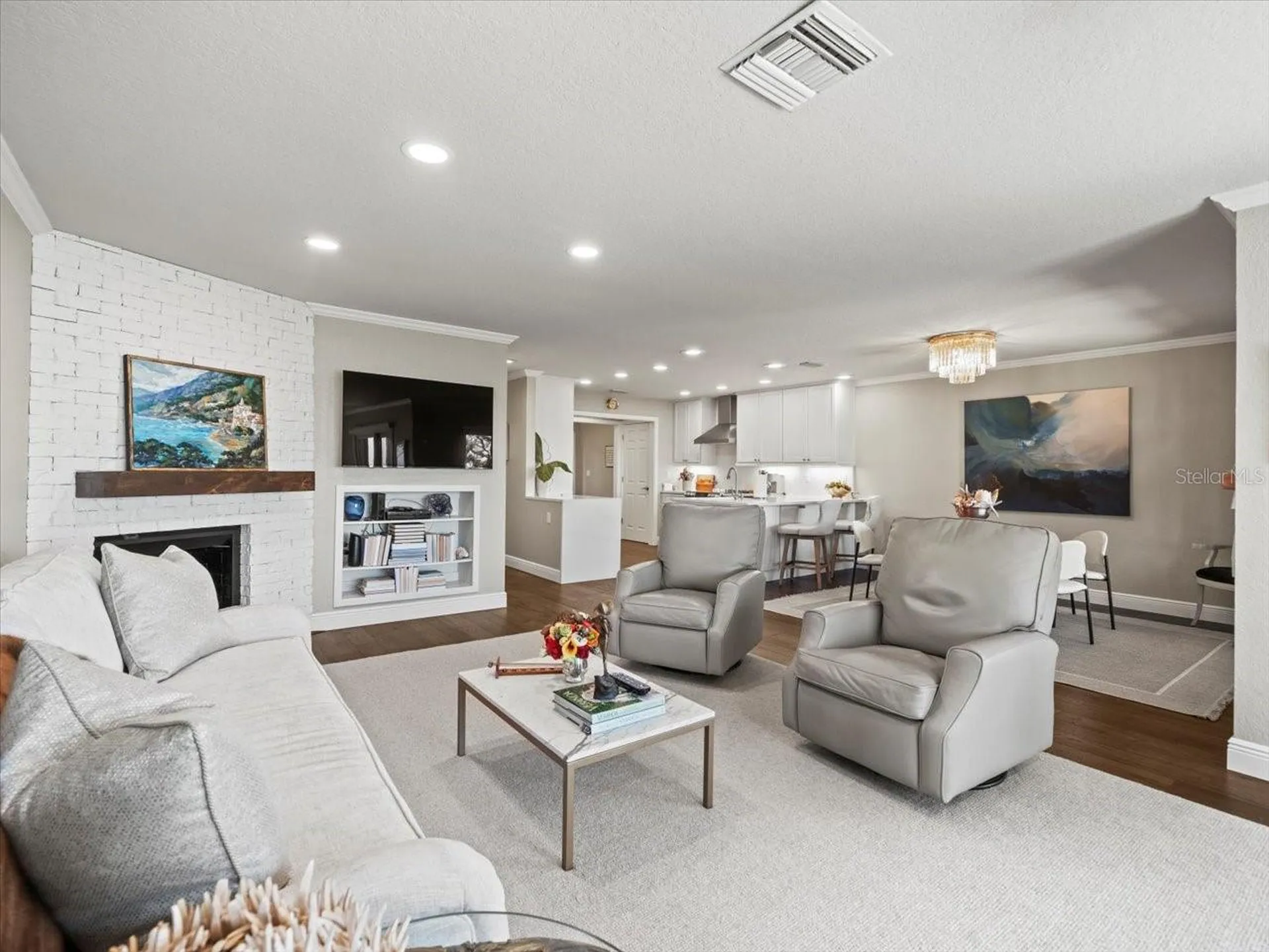 2087 Edgewater Drive Clearwater FL 33755