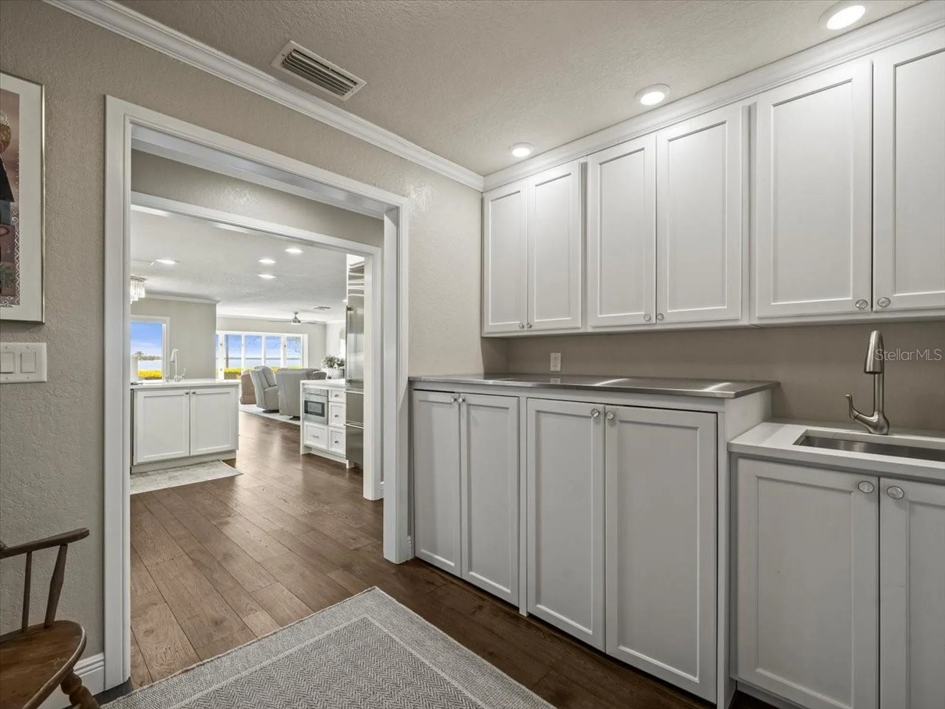 2087 Edgewater Drive Clearwater FL 33755