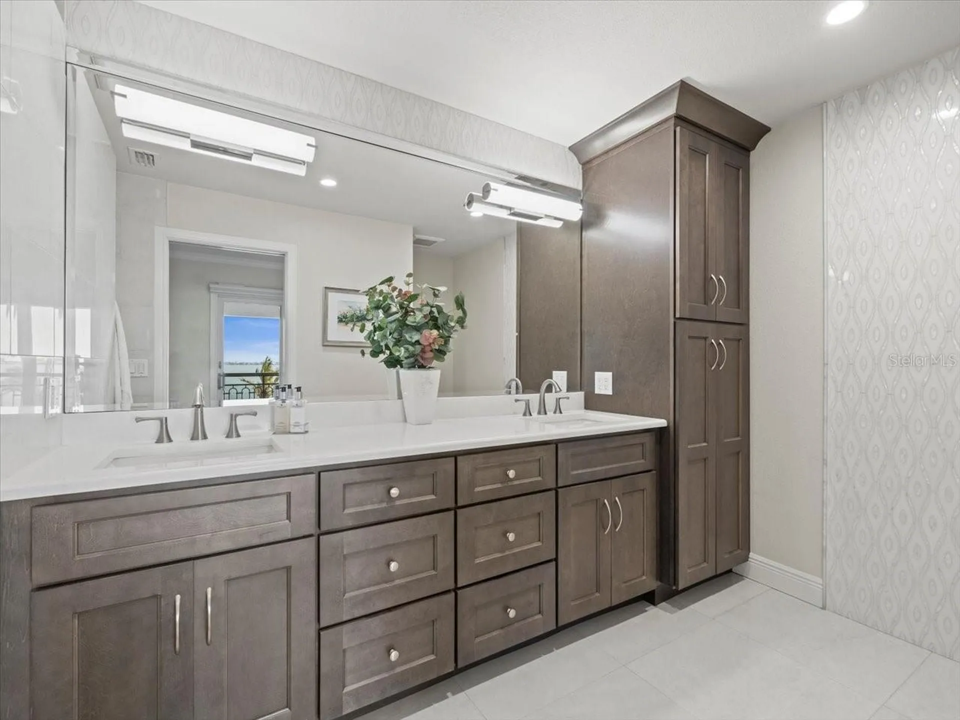 2087 Edgewater Drive Clearwater FL 33755
