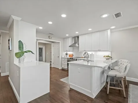 2087 Edgewater Drive Clearwater FL 33755