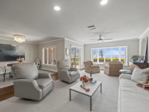2087 Edgewater Drive Clearwater FL 33755