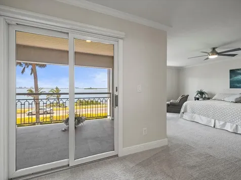 2087 Edgewater Drive Clearwater FL 33755