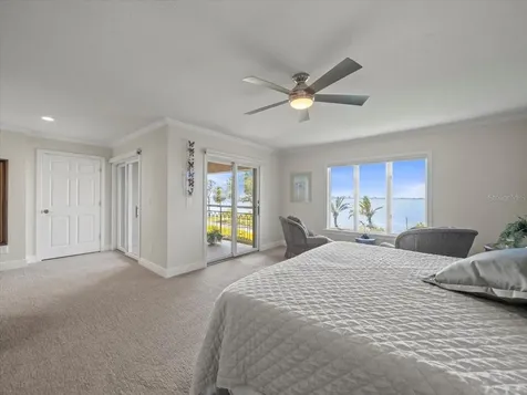 2087 Edgewater Drive Clearwater FL 33755