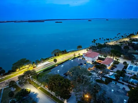 2087 Edgewater Drive Clearwater FL 33755