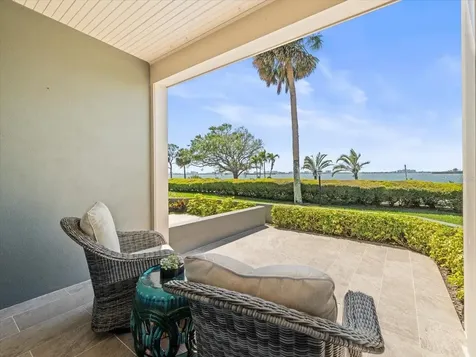 2087 Edgewater Drive Clearwater FL 33755