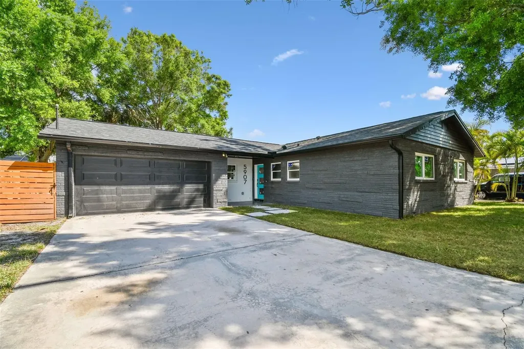 5907 Tampa Shores Boulevard Tampa FL 33615