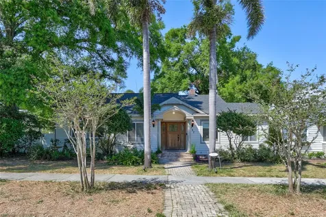 737 25th Avenue N St Petersburg FL 33704