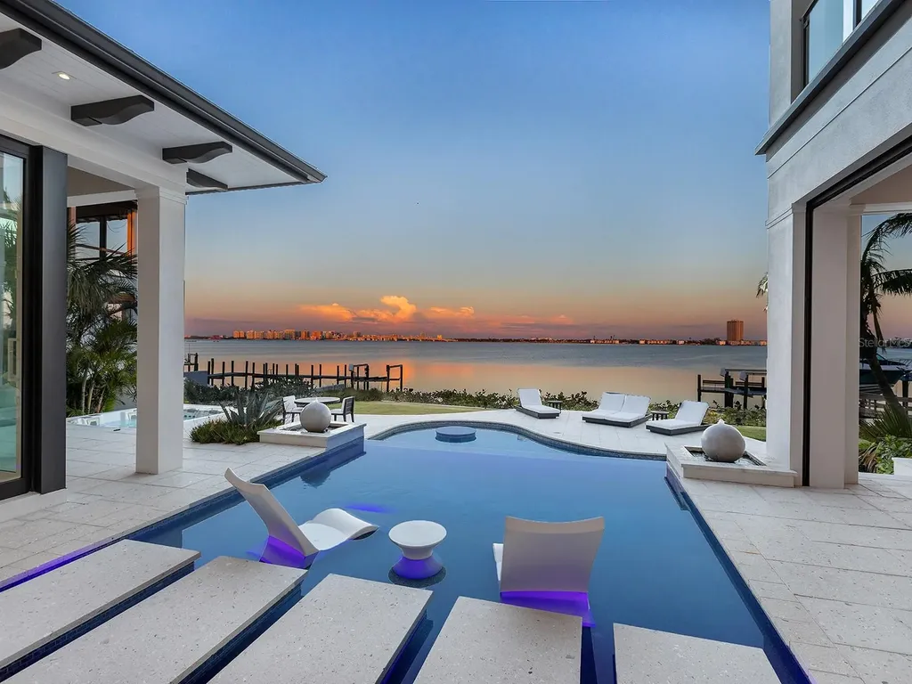 424 Bowdoin Circle Sarasota FL 34236