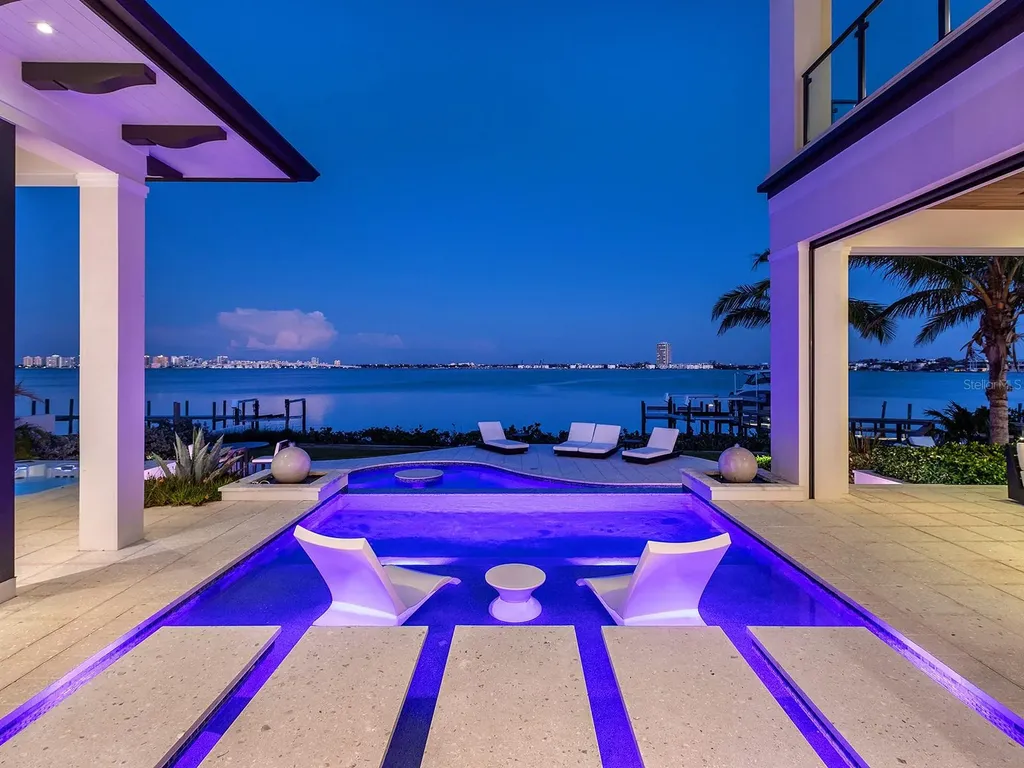 424 Bowdoin Circle Sarasota FL 34236