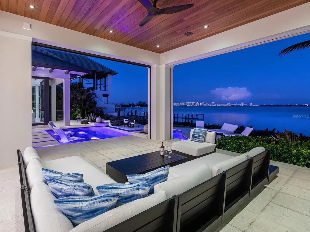 424 Bowdoin Circle Sarasota FL 34236