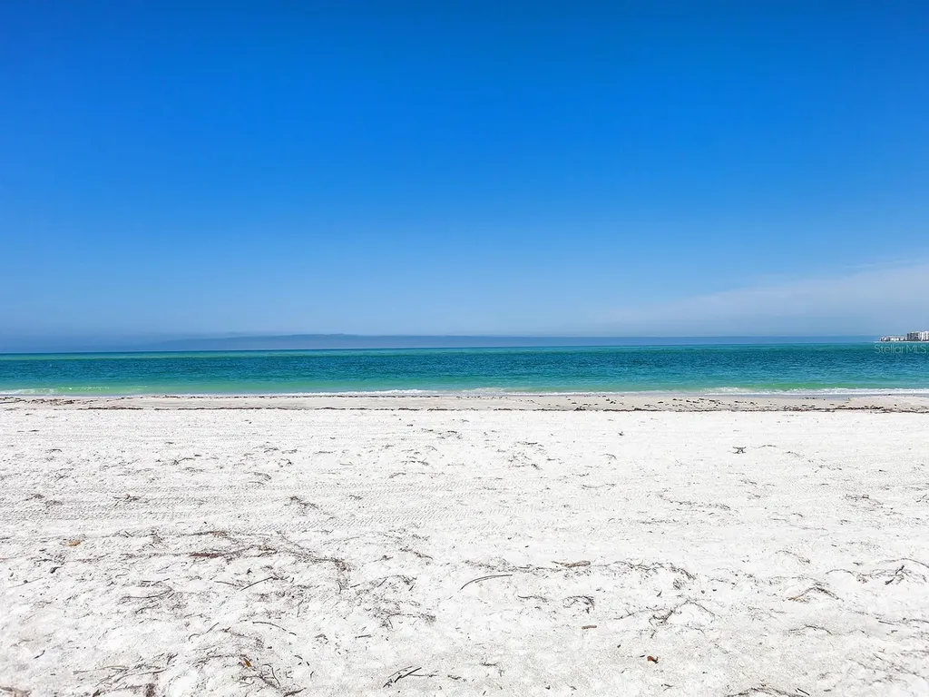 424 Bowdoin Circle Sarasota FL 34236