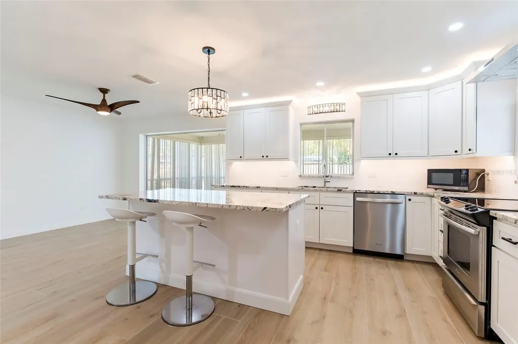 2019 Inner Circle S St Petersburg FL 33712