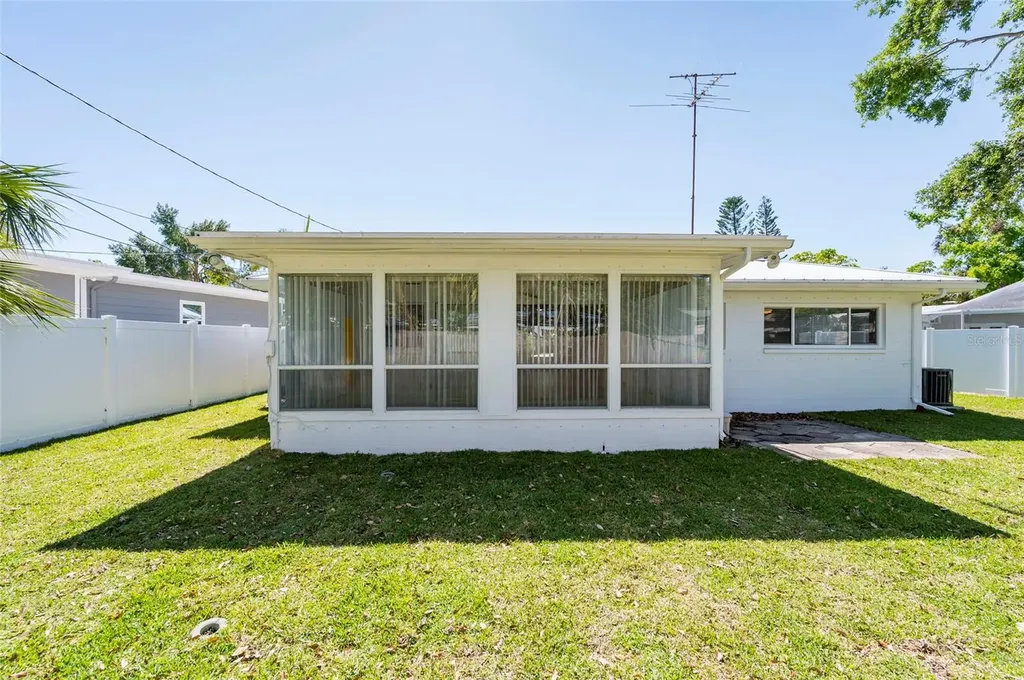 2019 Inner Circle S St Petersburg FL 33712