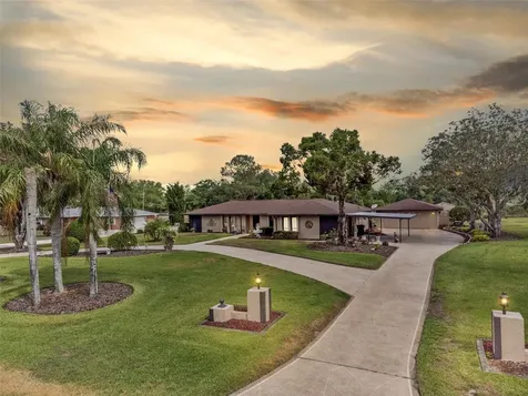 8947 Oakwood Drive Lake Wales FL 33898