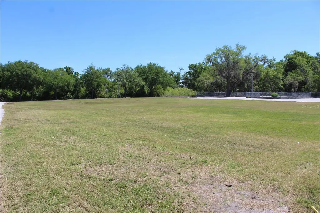 6528 Us 301 South Highway Riverview FL 33578