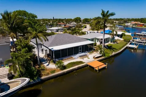 9409 Sun Isle Drive NE St Petersburg FL 33702