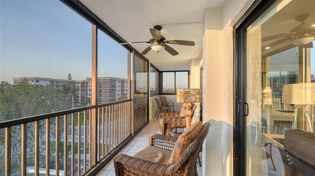 1104 Benjamin Franklin Drive Sarasota FL 34236