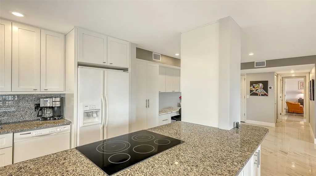 1104 Benjamin Franklin Drive Sarasota FL 34236