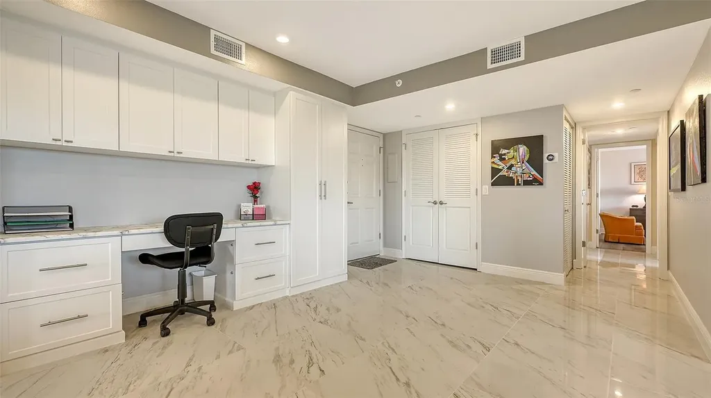 1104 Benjamin Franklin Drive Sarasota FL 34236