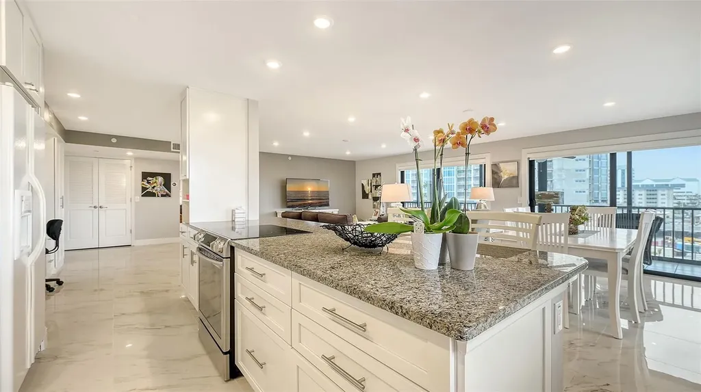 1104 Benjamin Franklin Drive Sarasota FL 34236