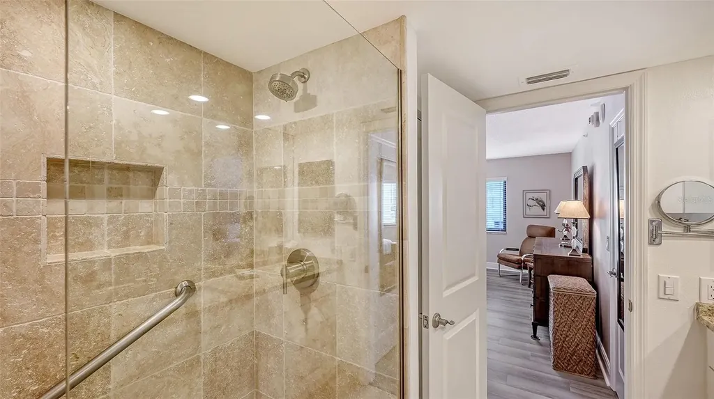 1104 Benjamin Franklin Drive Sarasota FL 34236