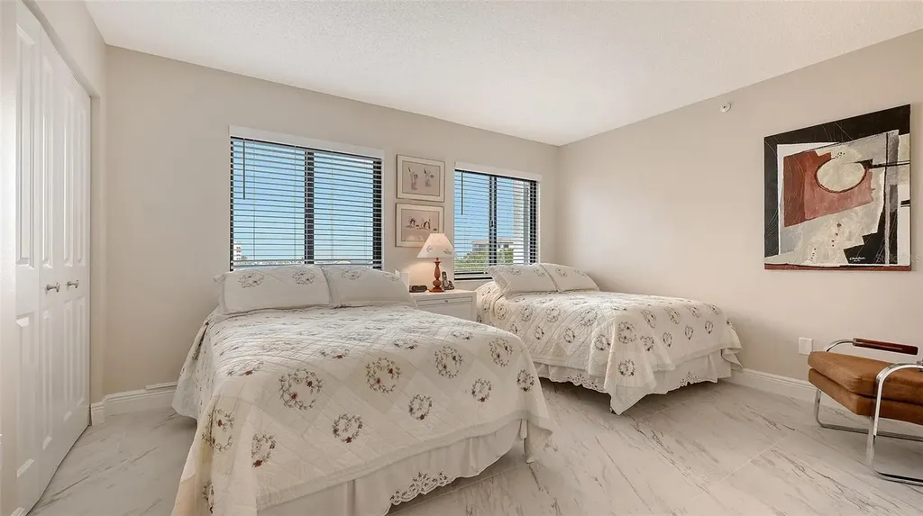 1104 Benjamin Franklin Drive Sarasota FL 34236