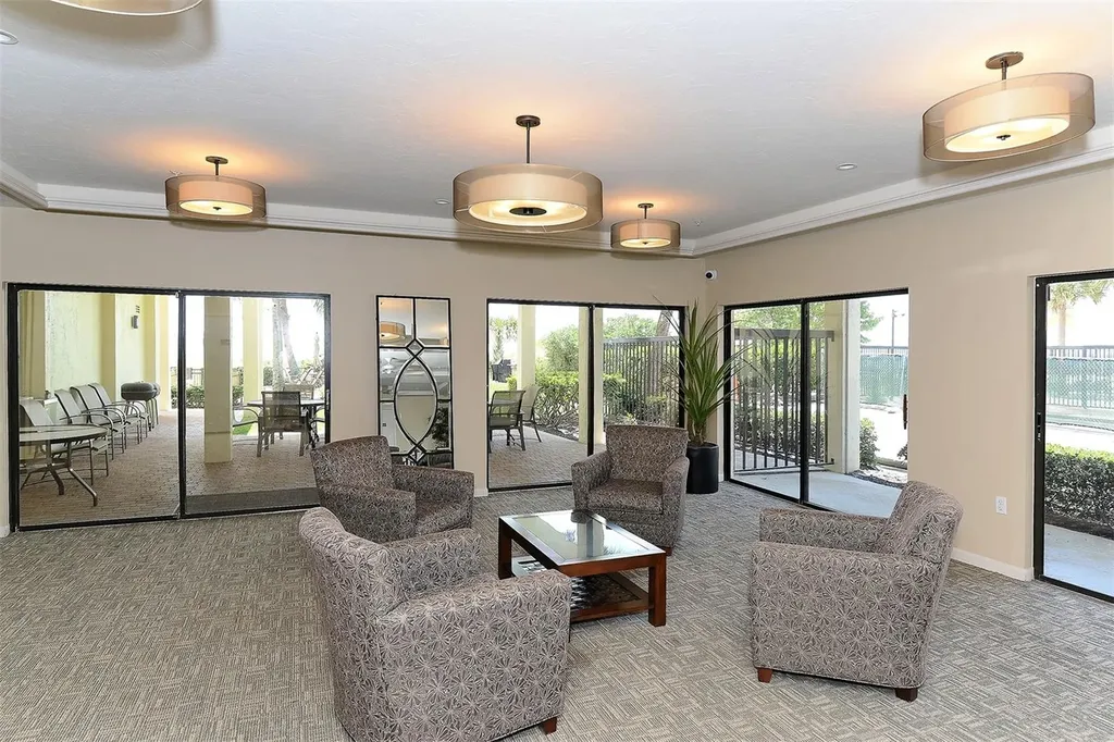 1104 Benjamin Franklin Drive Sarasota FL 34236