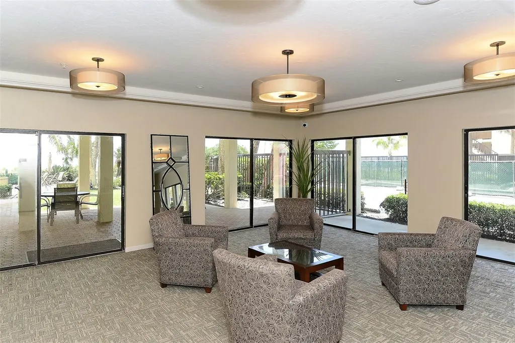 1104 Benjamin Franklin Drive Sarasota FL 34236