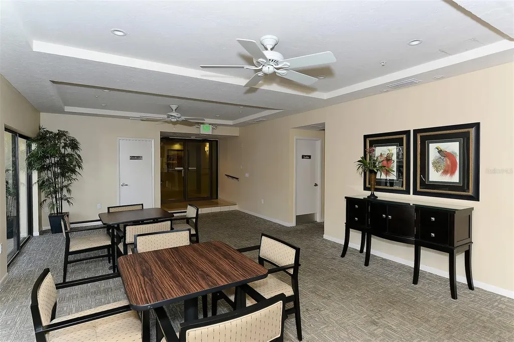 1104 Benjamin Franklin Drive Sarasota FL 34236