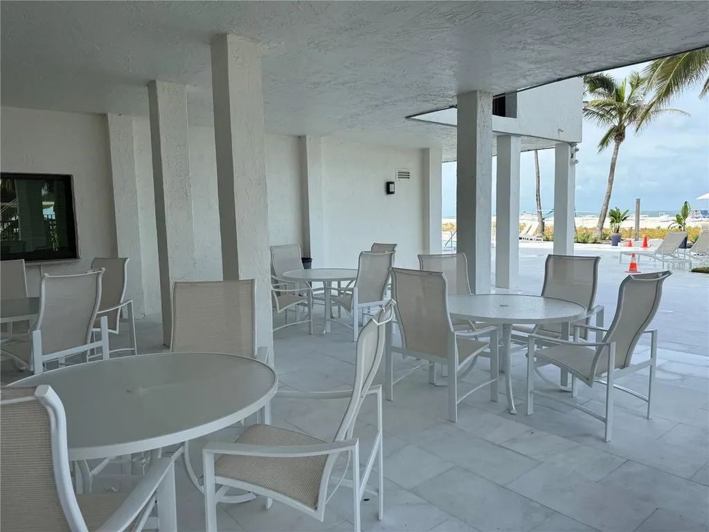 1104 Benjamin Franklin Drive Sarasota FL 34236