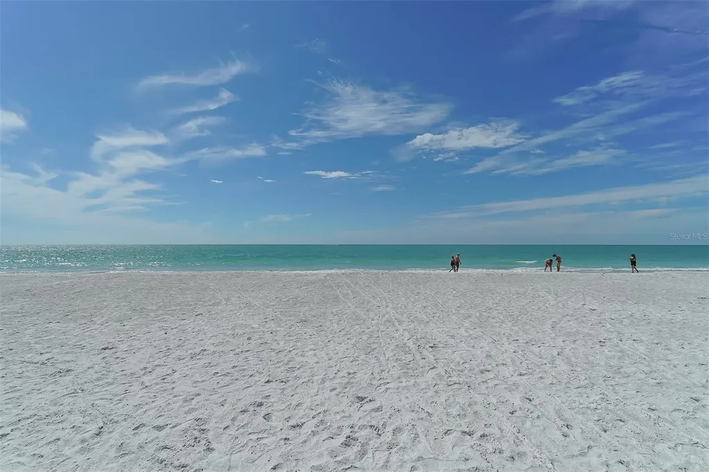 1104 Benjamin Franklin Drive Sarasota FL 34236