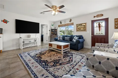 7035 Duke Street Englewood FL 34224