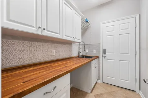 13236 SW 4th Place Newberry FL 32669