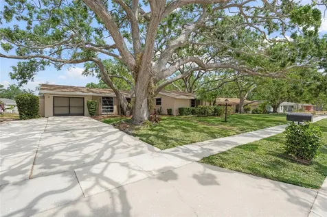 2815 Mayflower Street Sarasota FL 34231