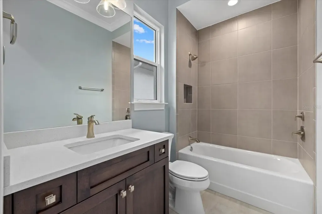 9241 Starry Night Avenue Sarasota FL 34241